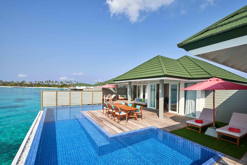 Мальдивы, Север-Нуну, Siyam World 5*: Three-Bedroom Lagoon Villa with Pool + Slide