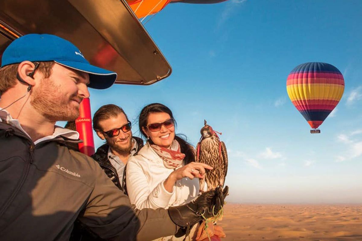 Hot Air Balloon Дубай. Селфи на воздушном шаре. Прогулка на воздушном шаре. Воздушный шар с людьми.