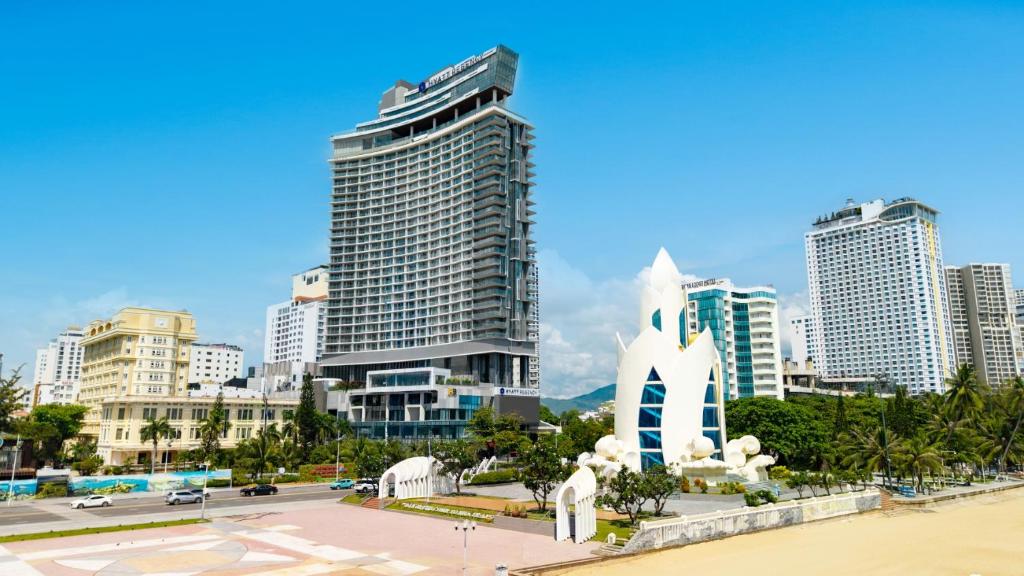 3-hyatt-regency-1.jpg 3-hyatt-regency-1.jpg