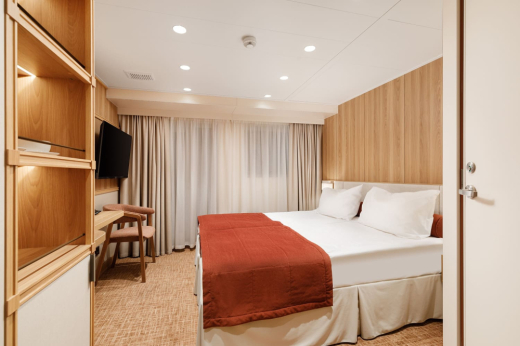 т/х Мстислав Ростропович: Полулюкс Б с балконом / солнечная, шлюпочная, средняя палубы